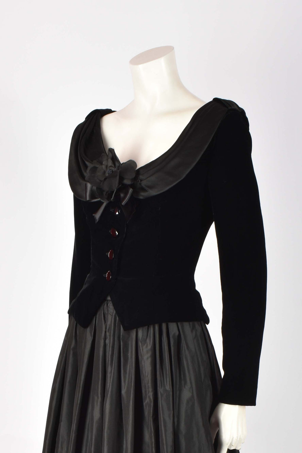 BELLEVILLE SASSON VELVET JACKET WITH FLOWER