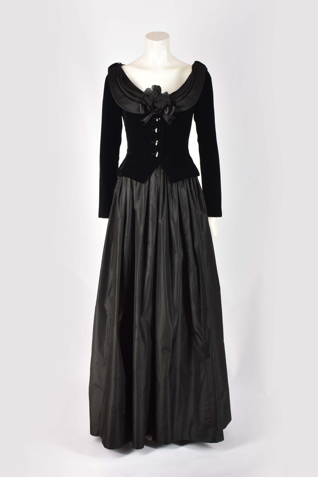 BELLEVILLE SASSON VELVET JACKET WITH FLOWER