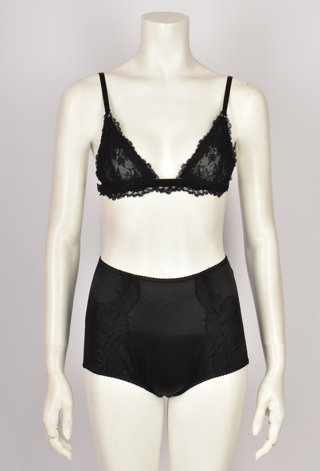 DOLCE & GABBANA BLACK LACE LINGERIE SET