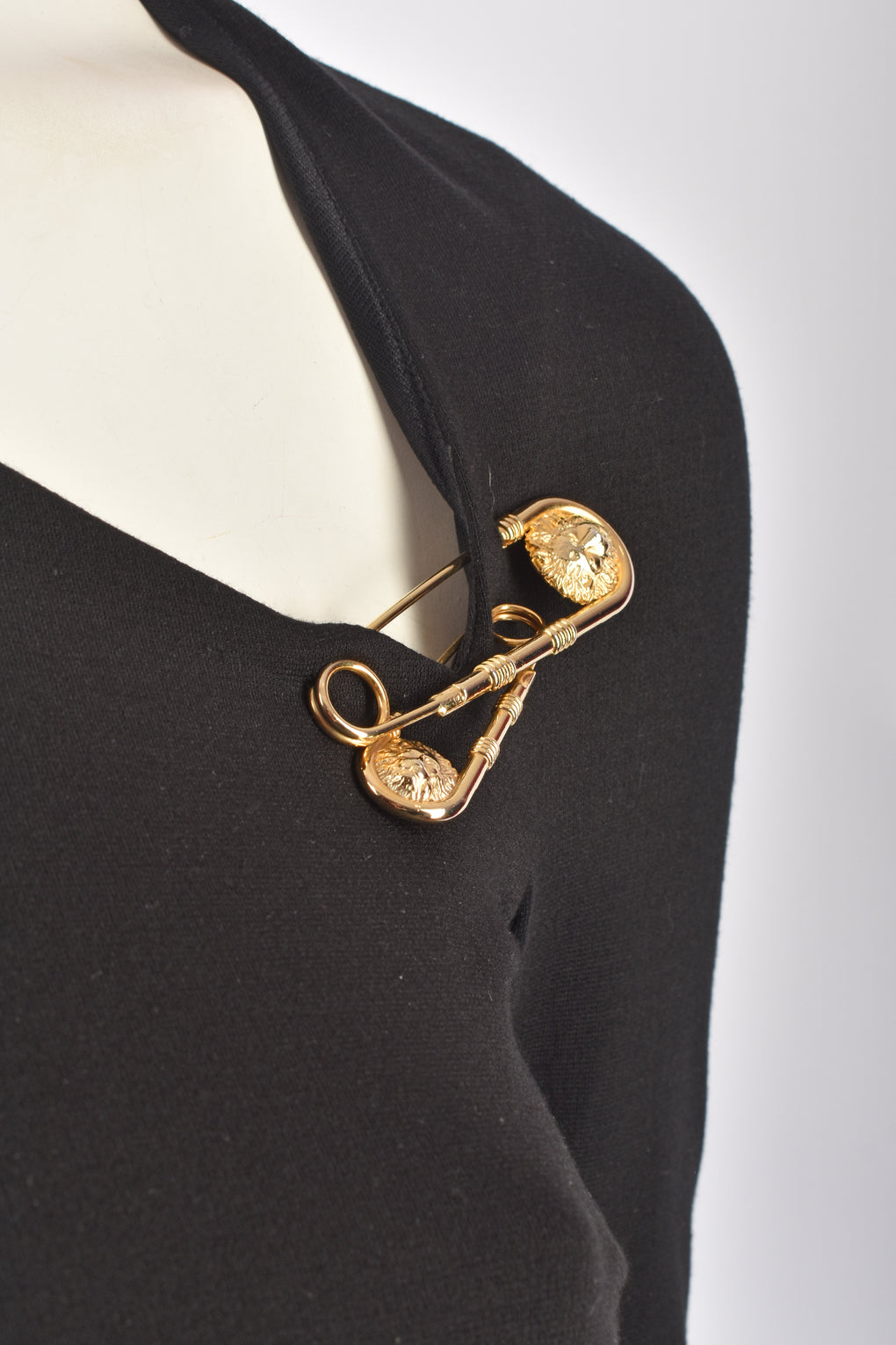 VERSACE VERSUS SAFETY PINS DRESS S