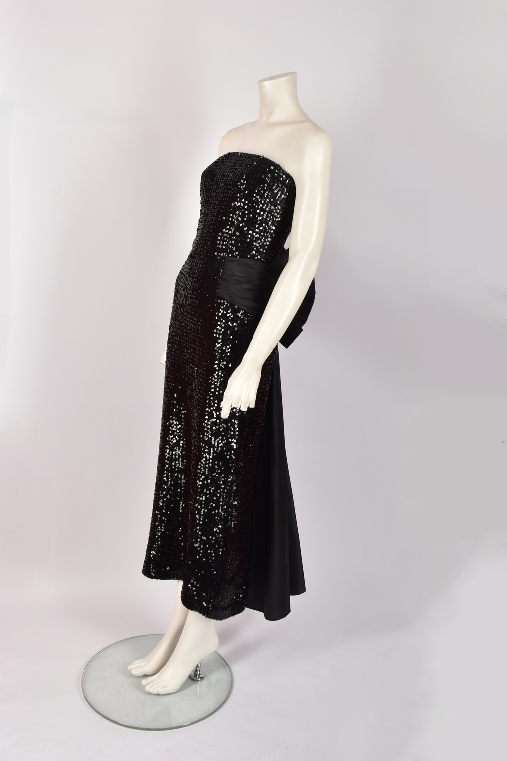 BLACK VINTAGE SEQUENCE GOWN WITH BOW