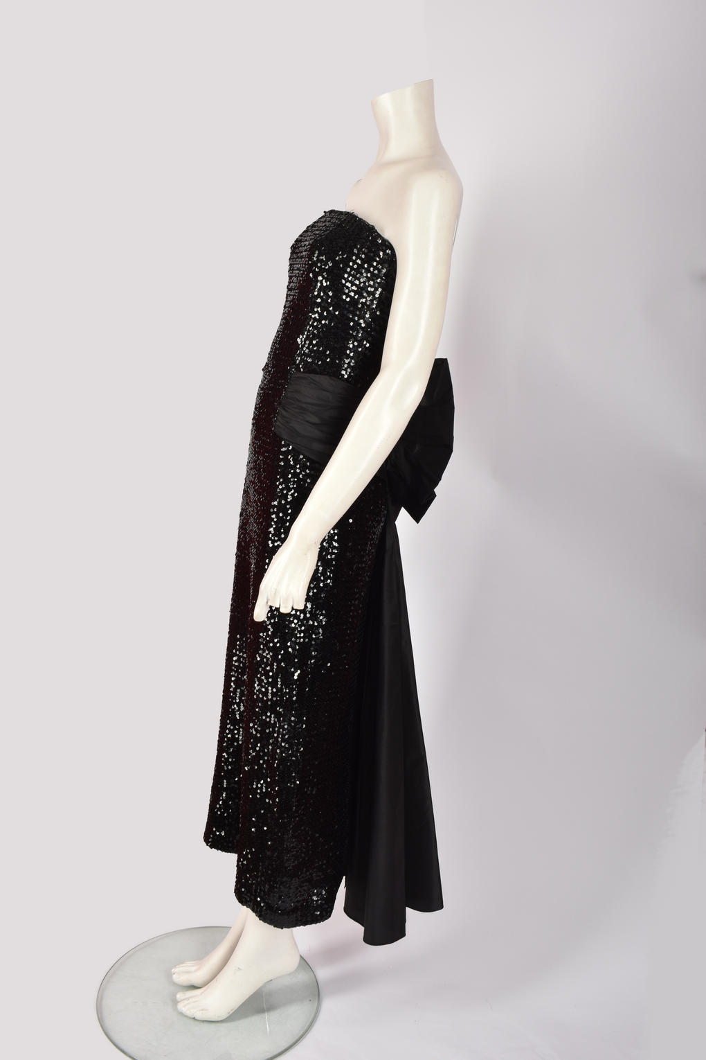 BLACK VINTAGE SEQUENCE GOWN WITH BOW