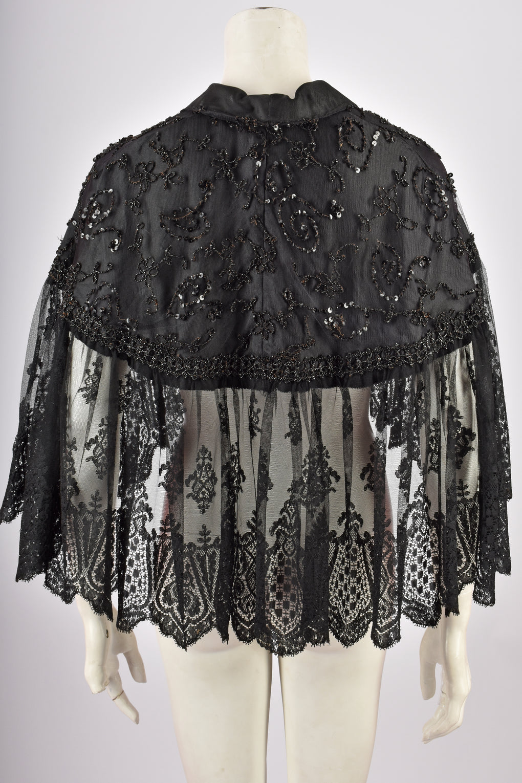 VICTORIAN LACE AND BEADED CAPE S-M-L