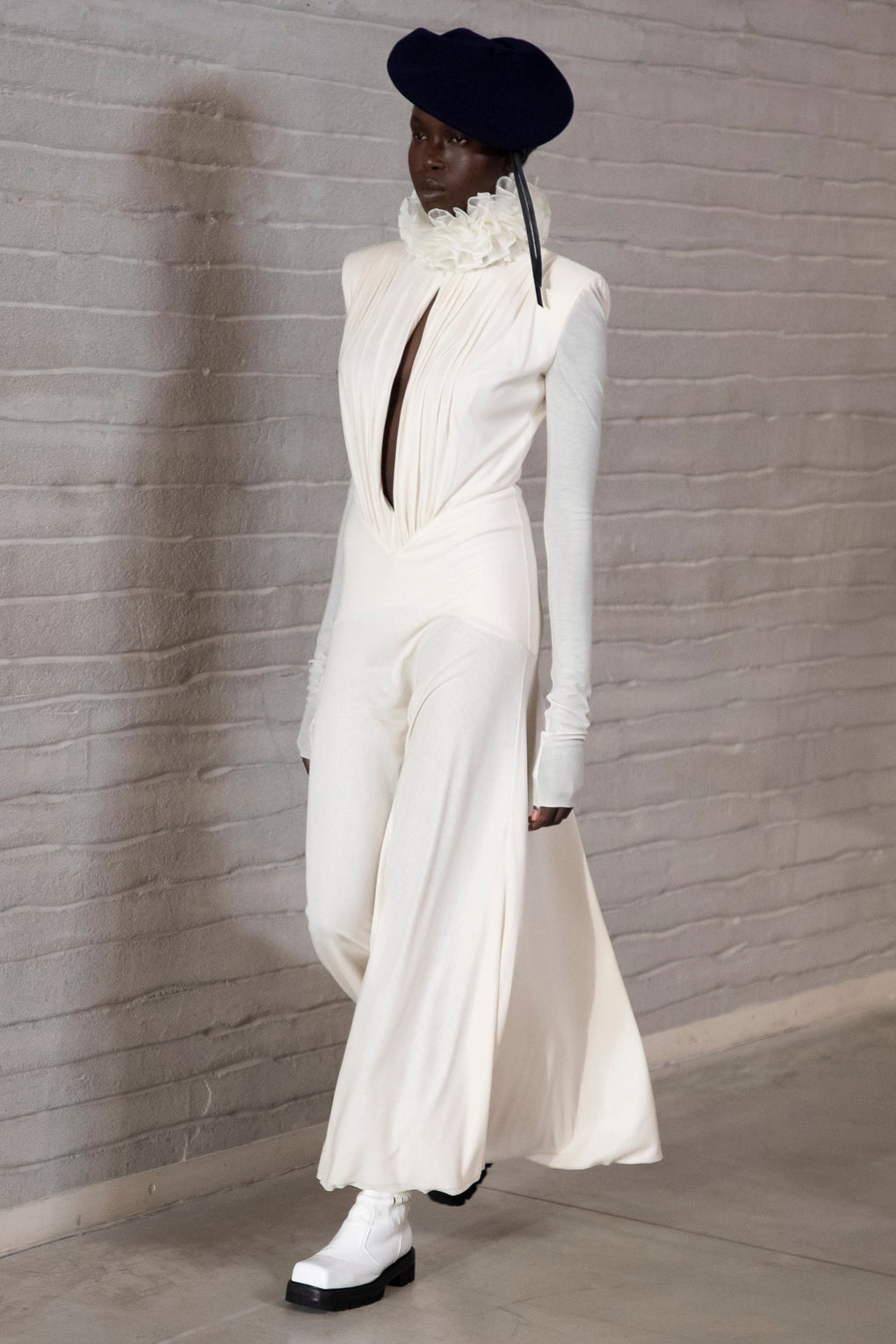 PHILOSOPHY F/W 2021 LONG WHITE DRESS WITH LONG SLEEVES