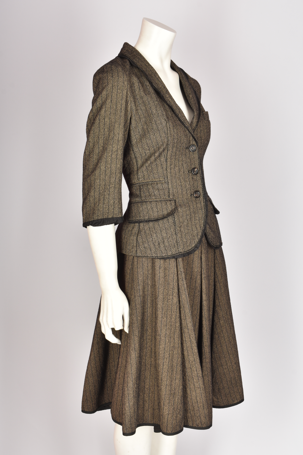 LOUIS VUITTON (MARC JACOBS) RTW FALL 2010 SKIRT SUIT