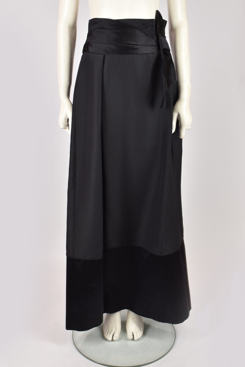 FERRAGAMO SILK BLACK MAXI SKIRT