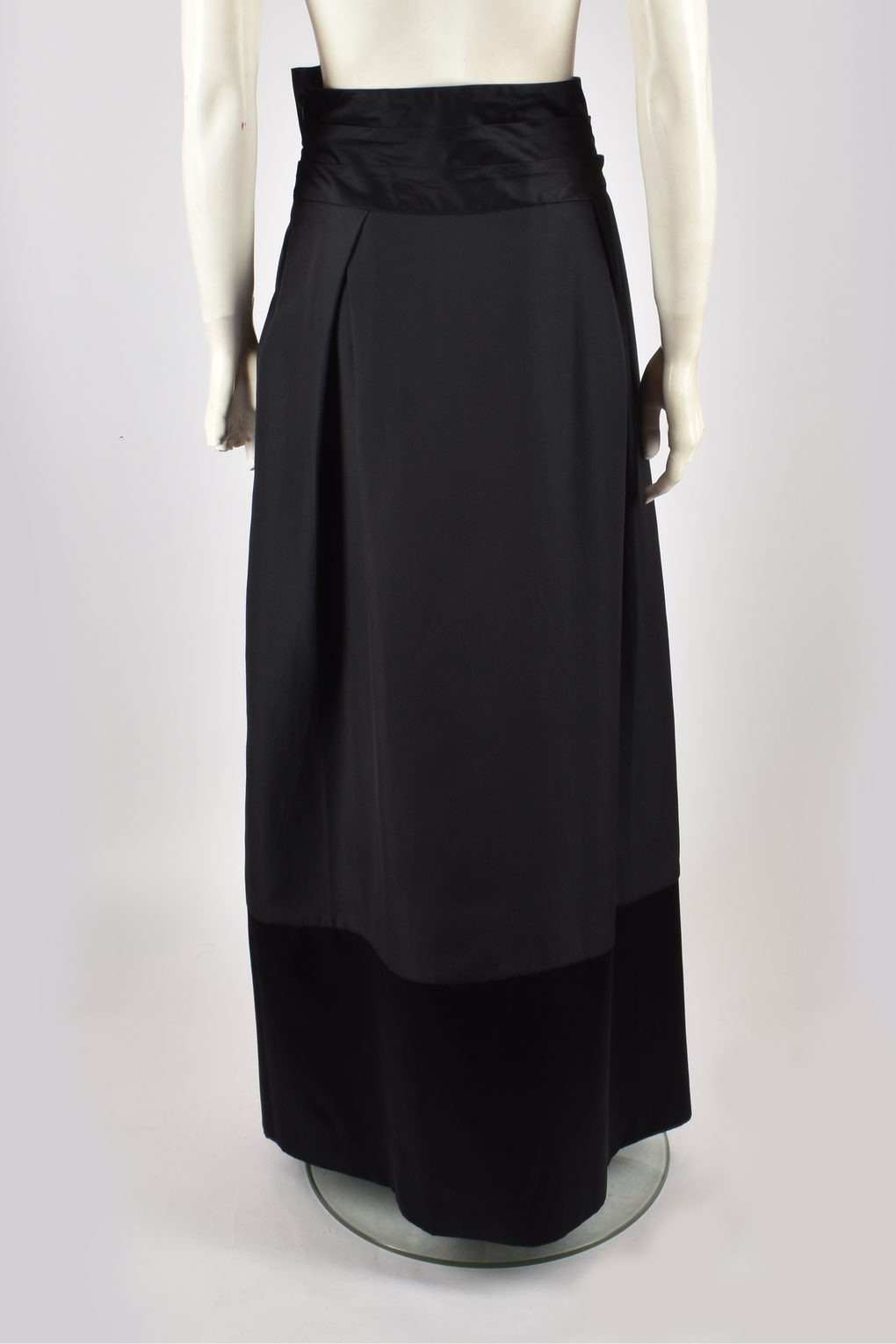FERRAGAMO SILK BLACK MAXI SKIRT