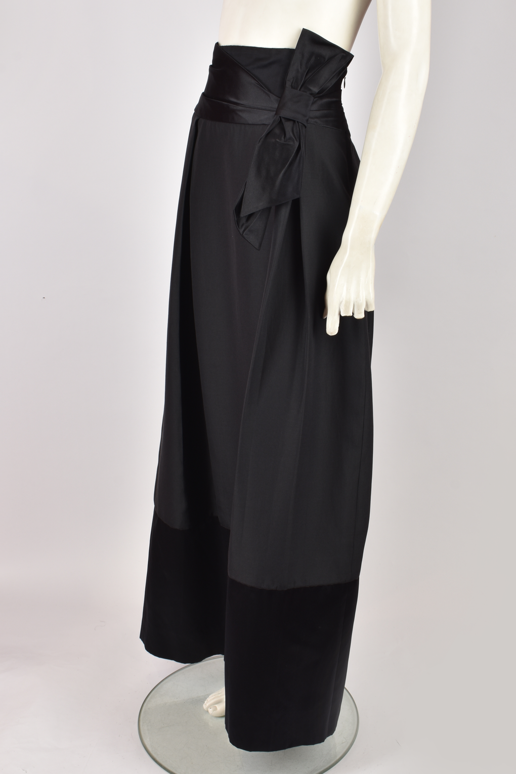 FERRAGAMO SILK BLACK MAXI SKIRT