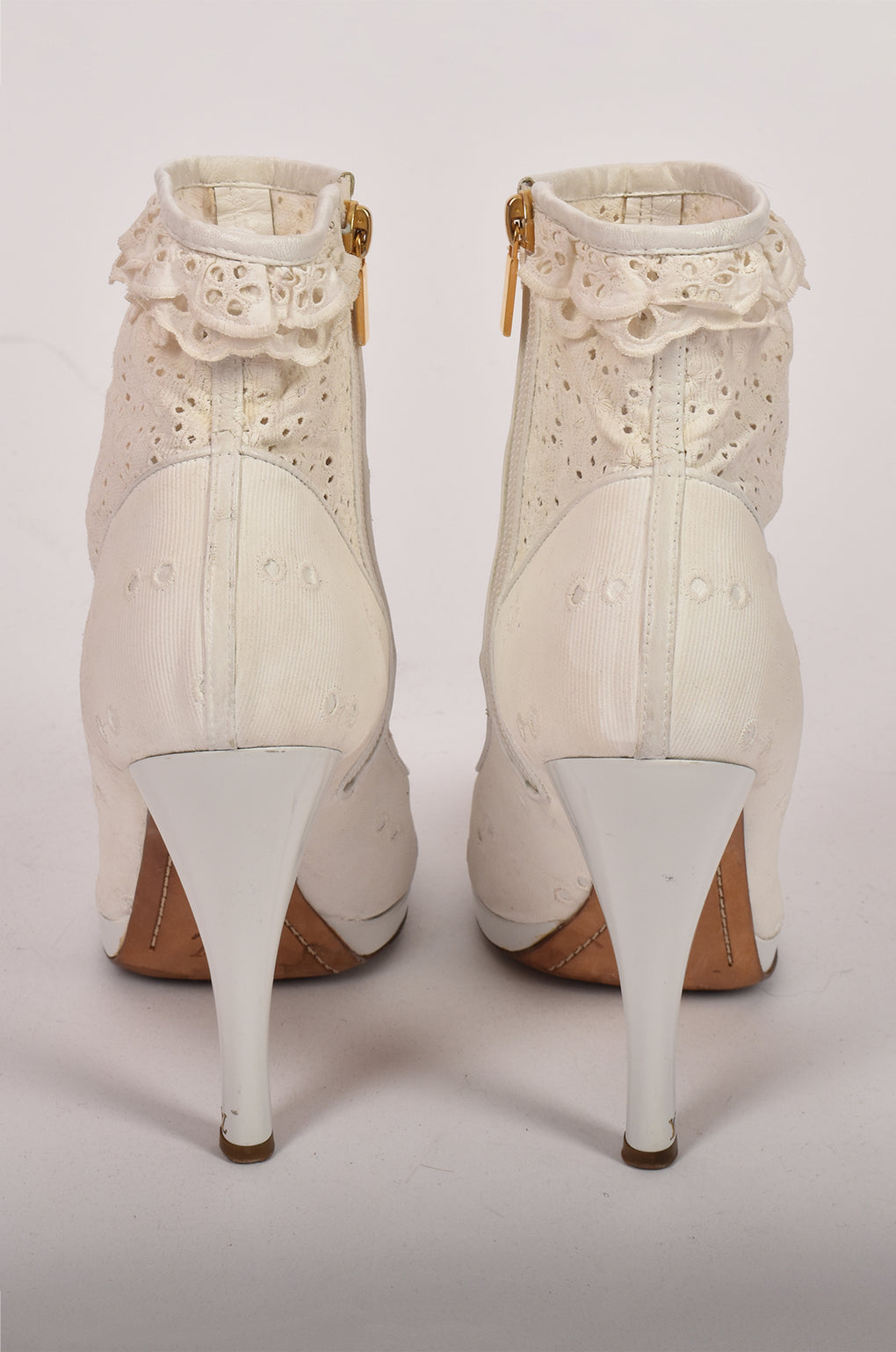 LOUIS VUITTON WHITE LACE MID-BOOTS