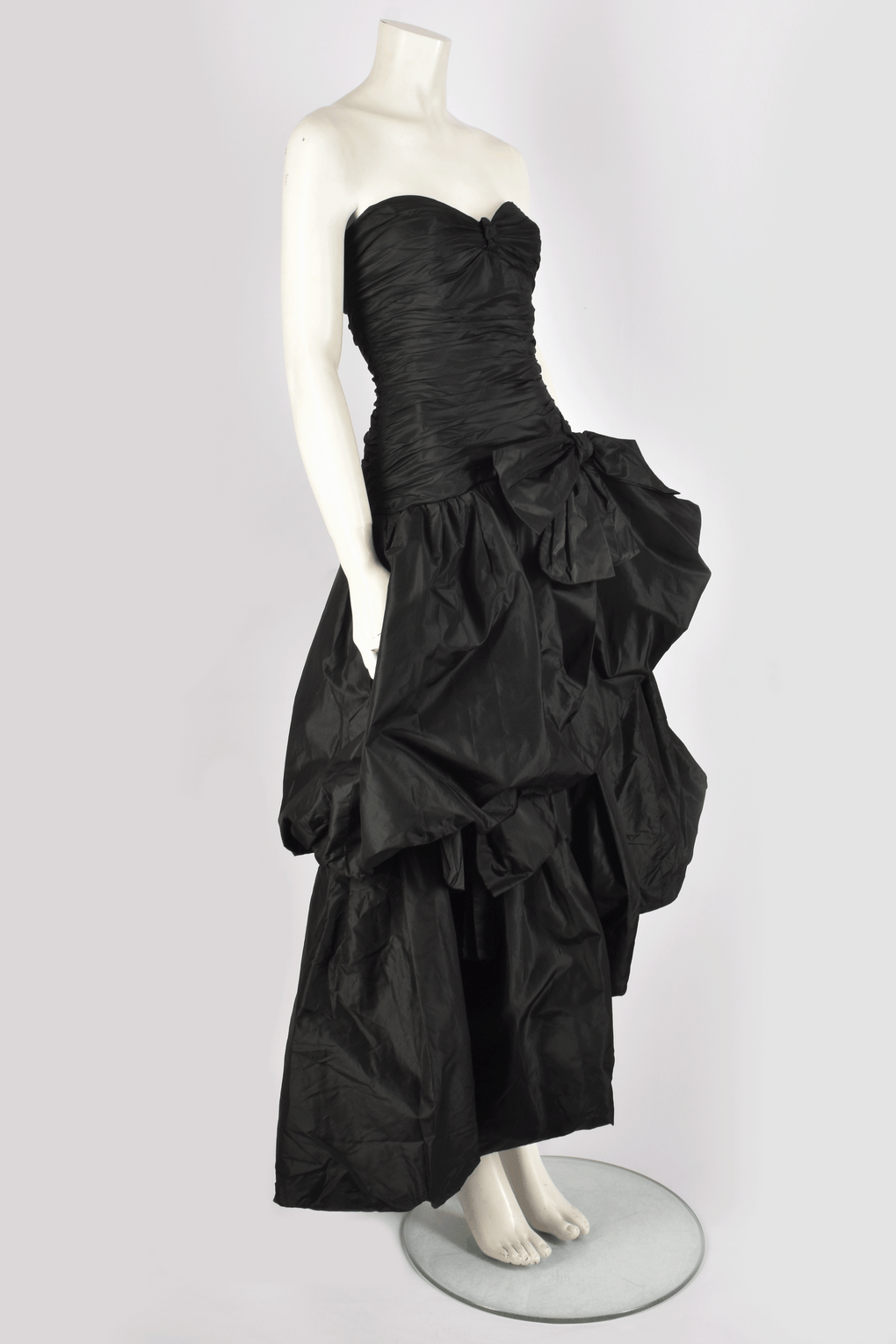 BELLEVILLE SASSOON BLACK BOW GOWN