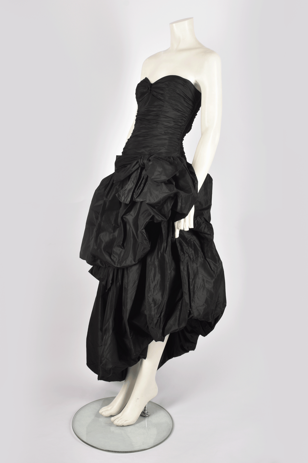 BELLEVILLE SASSOON BLACK BOW GOWN