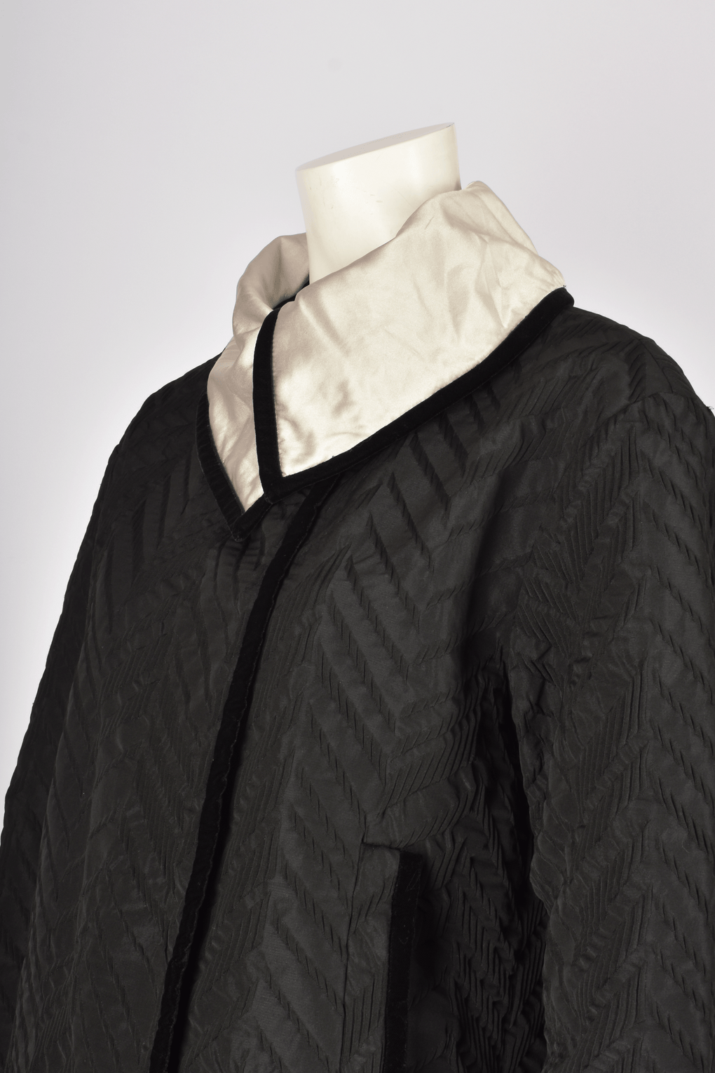 GIORGIO ARMANI BLACK AND WHITE QUILTED JACKET