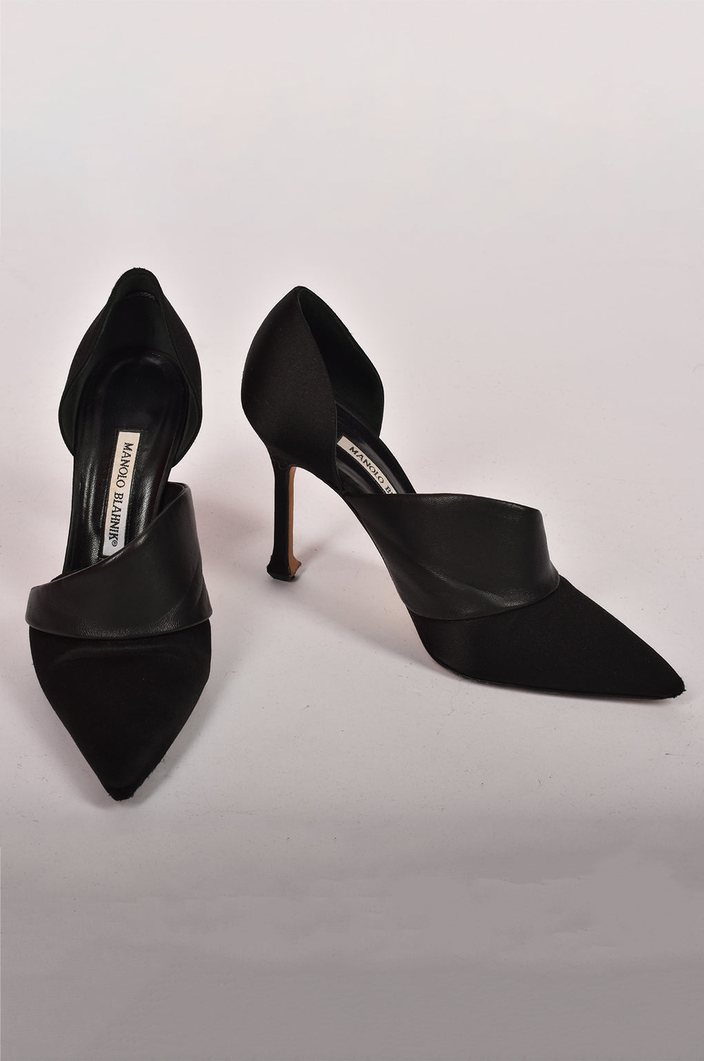 MANOLO BLAHNIK LEATHER AND VELVET HEEL