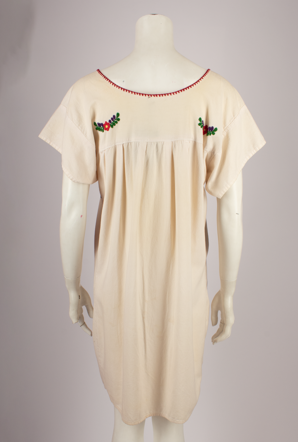 MEXICAN STYLE MINI EMBROIDERED DRESS Found And Vision MEXICAN STYLE MINI EMBROIDERED DRESS Found And Vision