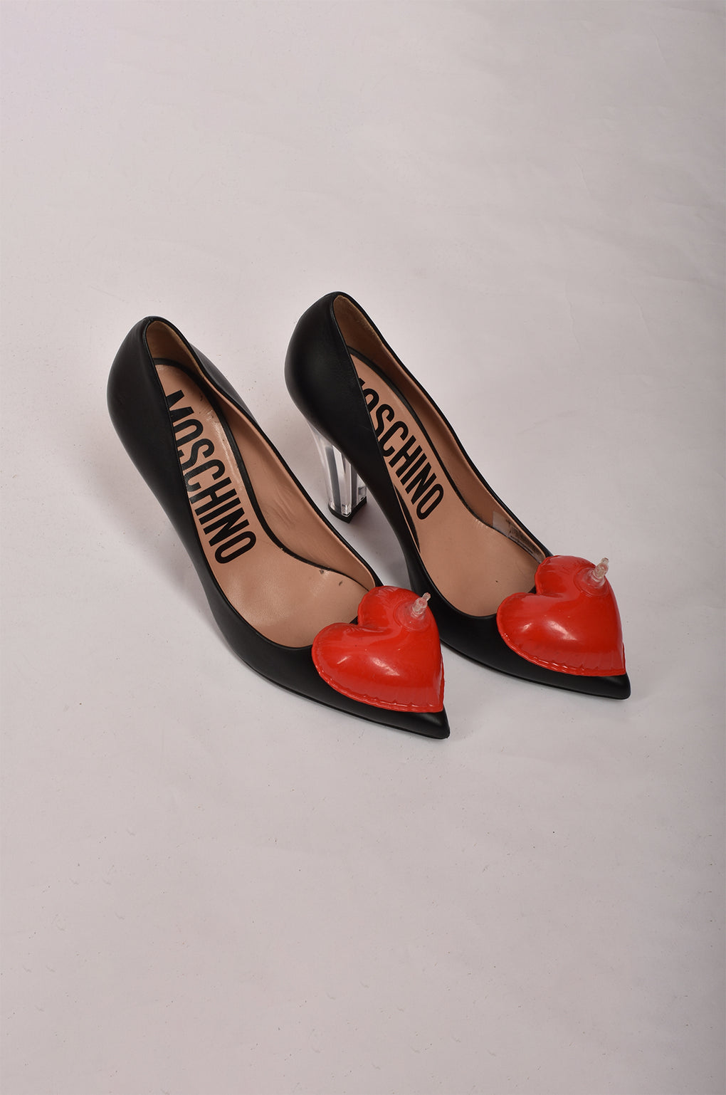 MOSCHINO POINTED HEELS WITH INFLATABLE HEART ON FRONT